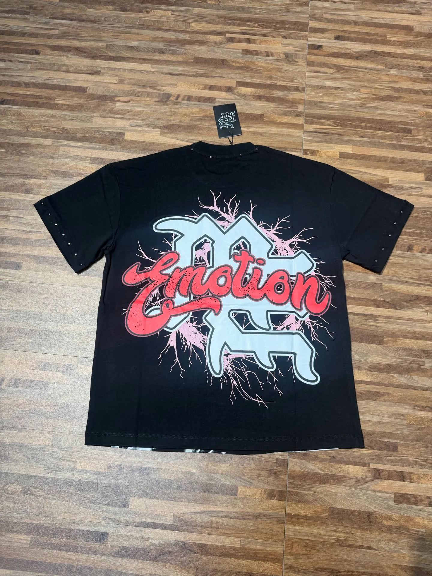 E 8113#Active Black/Apricot ｜ MIXED EMOTION In Stock real shot (imported Australian diamond perm) American trendy brand loose casual T-shirt Fabric (fabric): 32 counts Weight combed double yarn pure cotton Sizes (size): S-M L